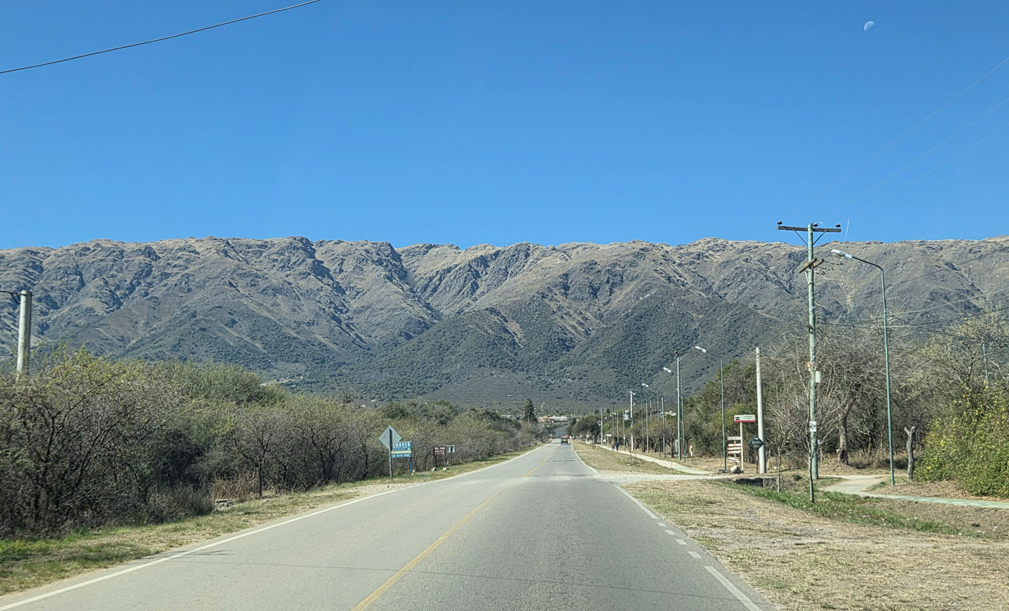 Ruta serrana de acceso a Carpintería, San Luis, Costa de los Comechingones